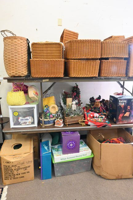 Large Lot of Decorative Arts and Crafts (1 of 6)