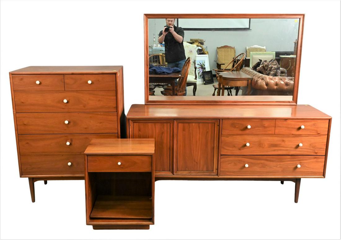 Three Piece Mid Century Bedroom Set (1 of 5)