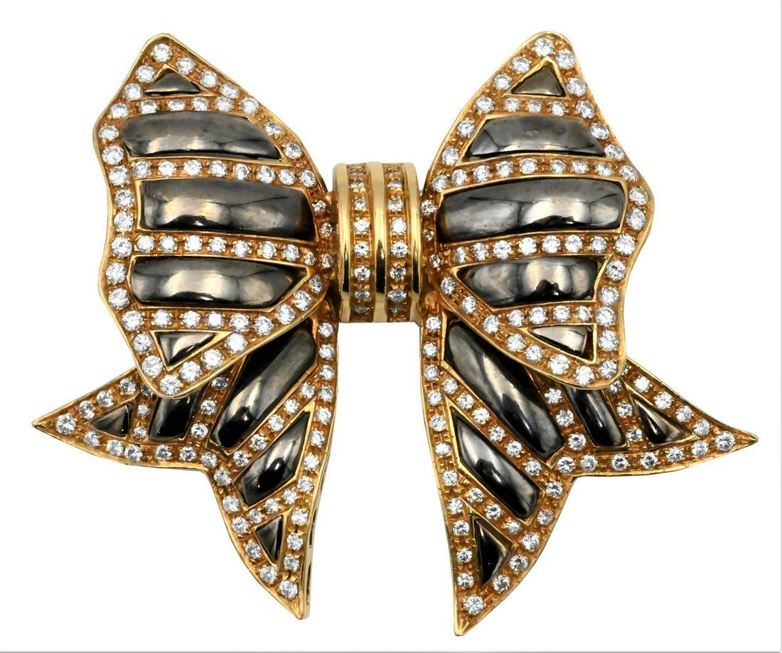 18 Karat Yellow Gold Brooch (1 of 4)