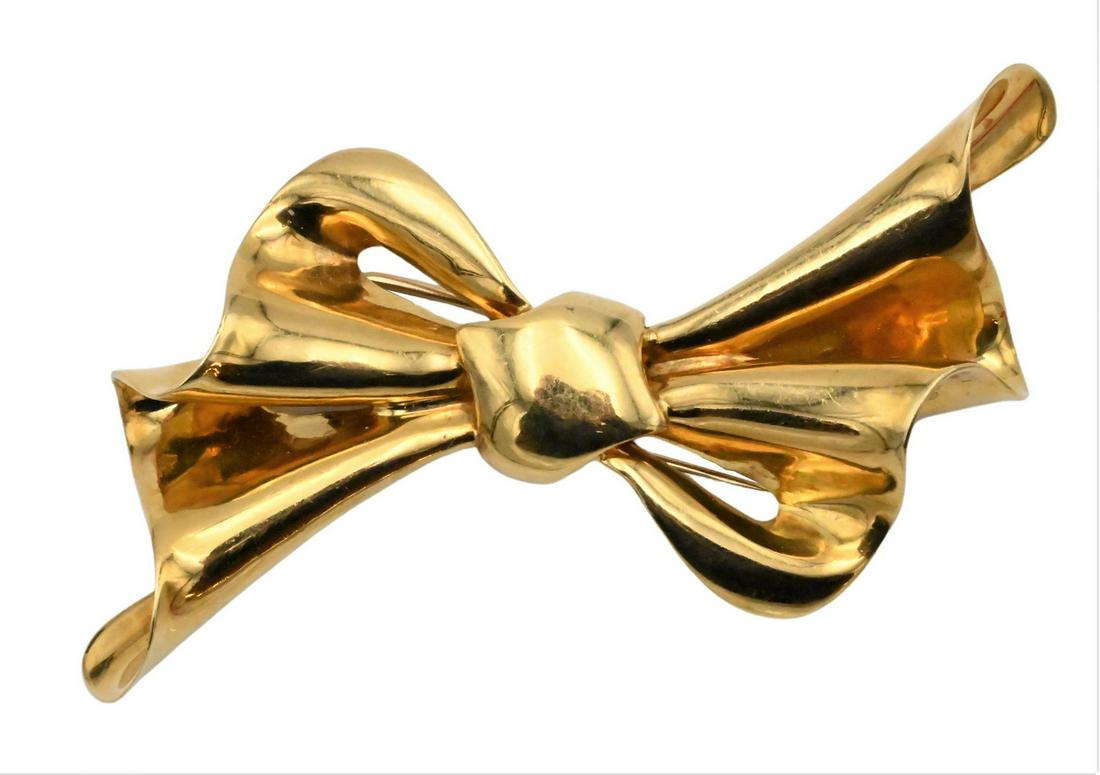 18 Karat Yellow Gold Brooch (1 of 5)