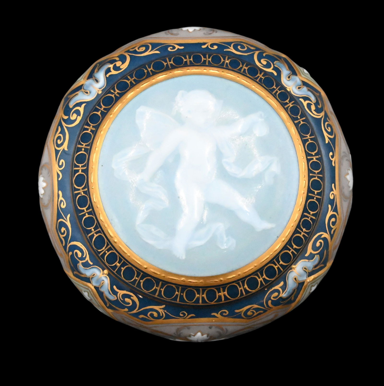 Meissen Pate-Sur-Pate Covered Porcelain Box (1 of 5)