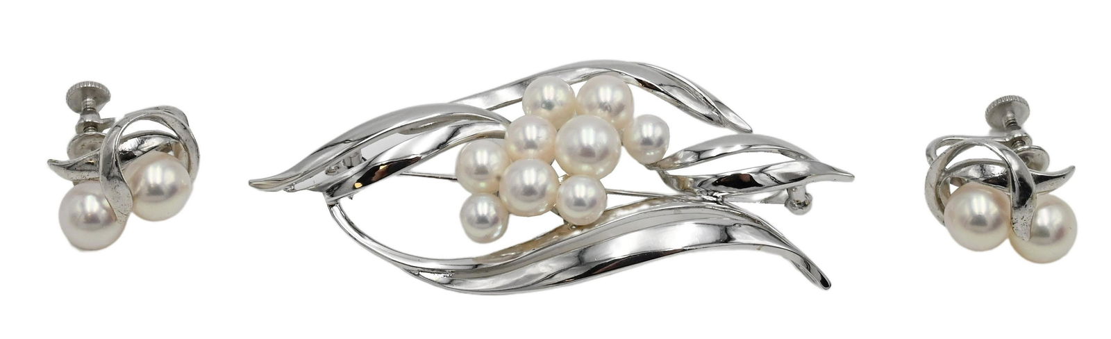 Mikimoto Silver and Pearl Three Piece Set (1 of 4)