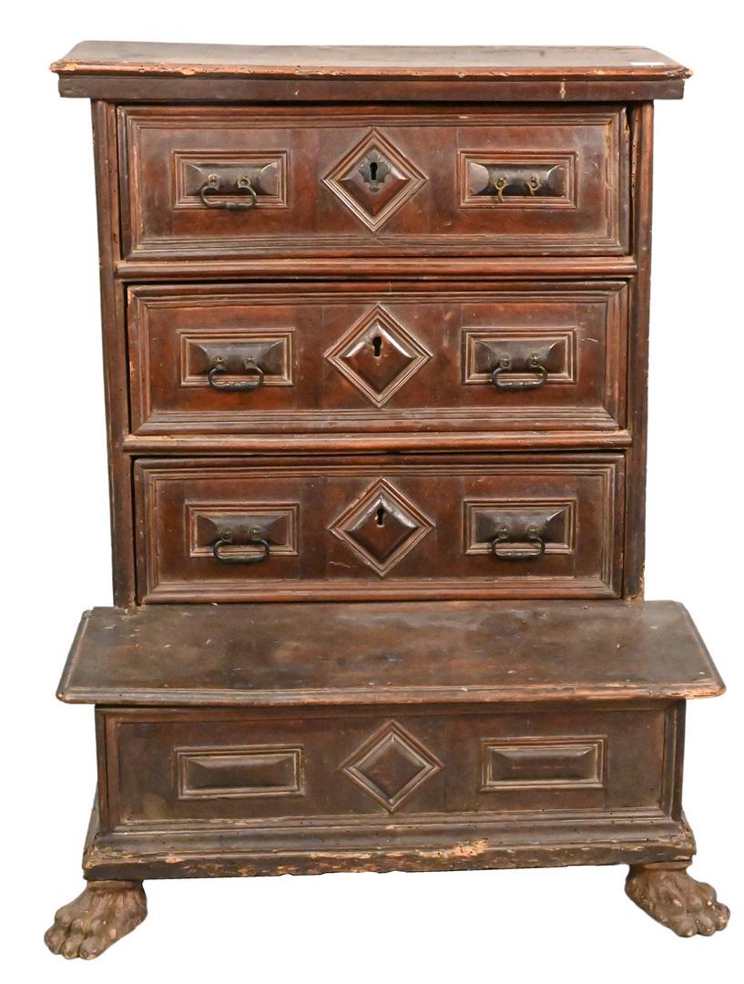 Prie Deau Walnut (Prayer Desk) (1 of 5)