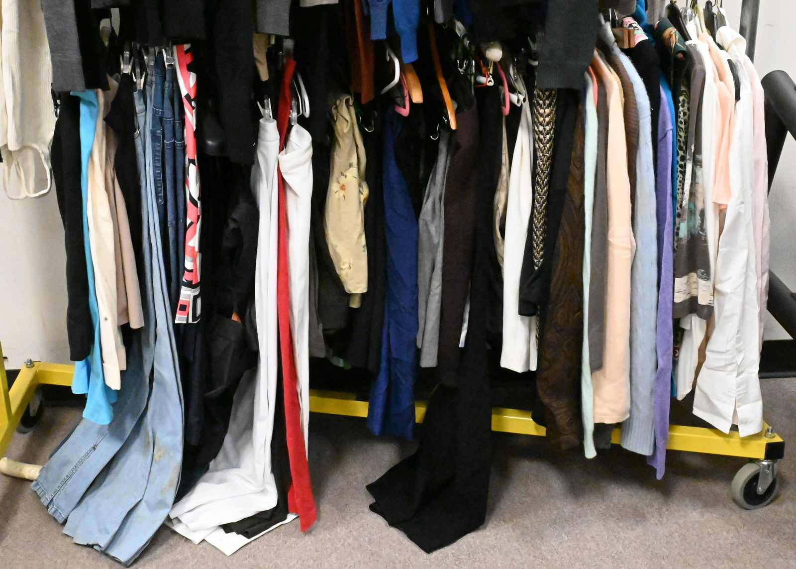 Full Rack of Women's Clothes (1 of 5)