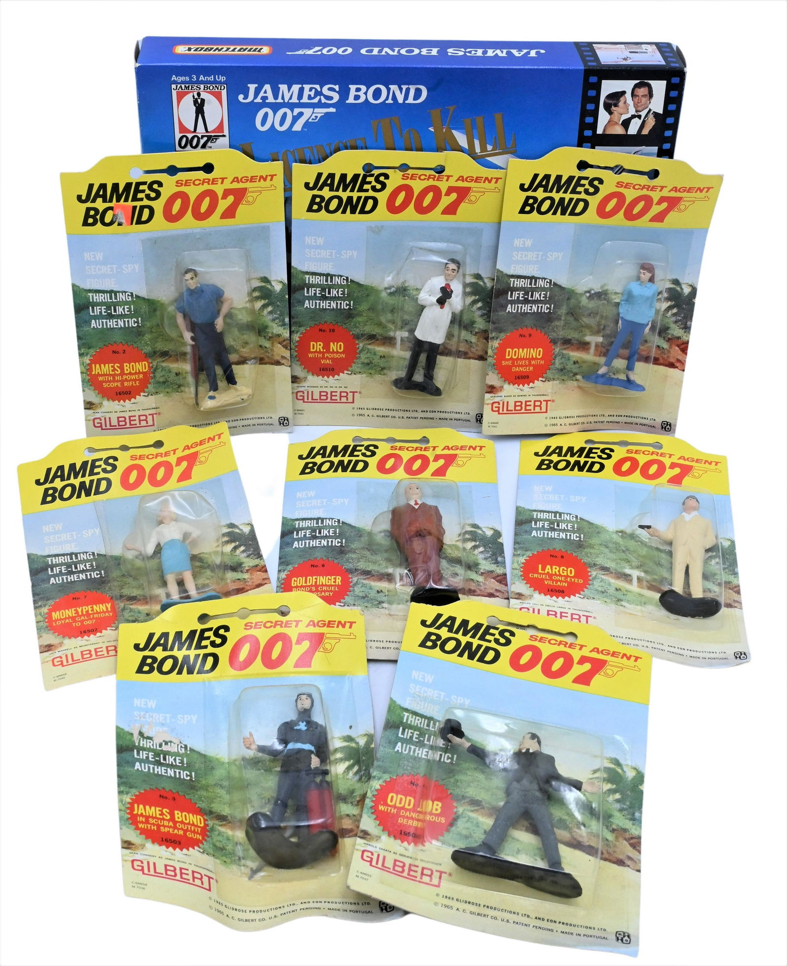 11 Piece James Bond Memorabilia Lot (1 of 6)