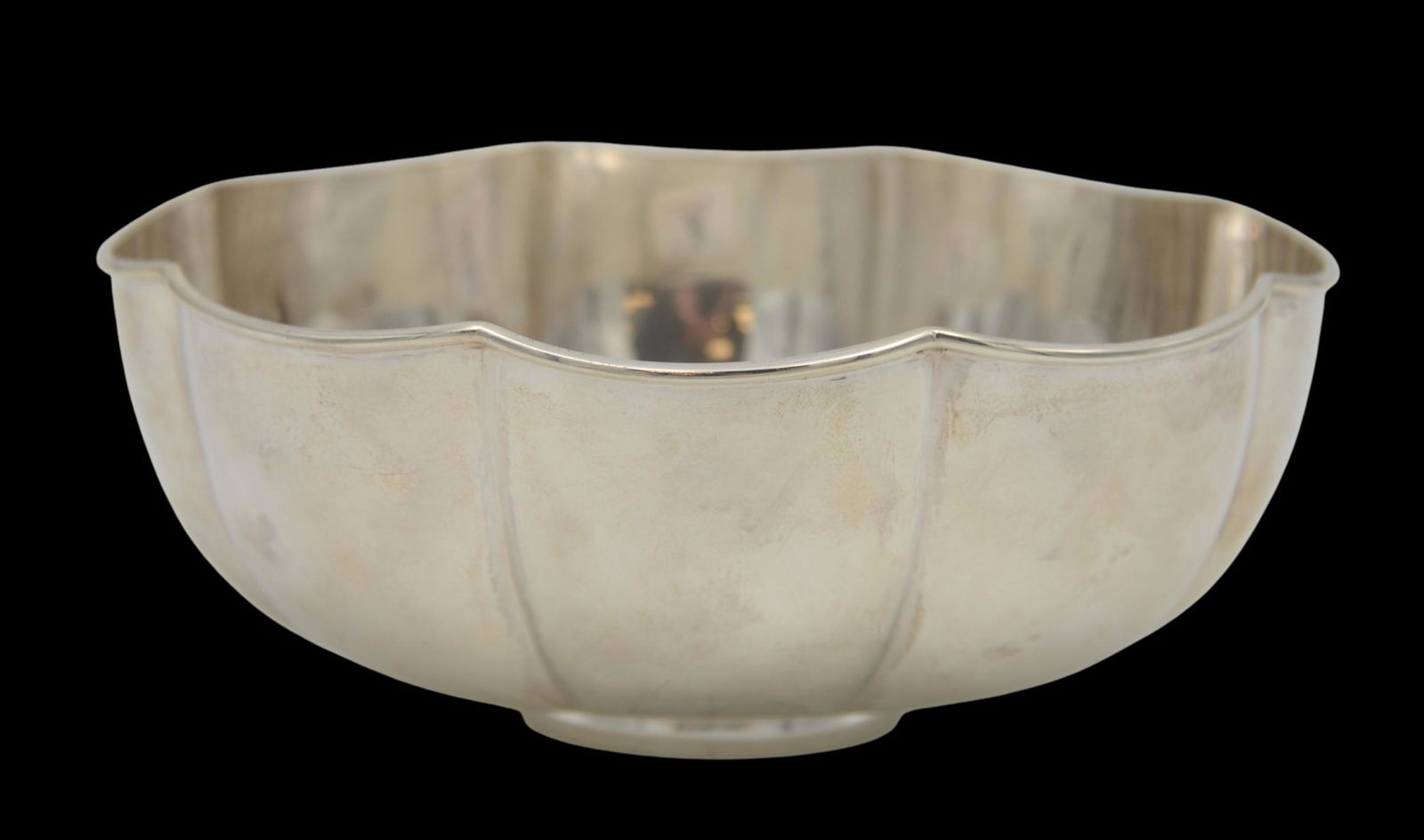 Buccellati Sterling Silver Lobbed Bowl: Buccellati Sterling Silver Lobbed Bowl, marked "Italy, Buccellati Sterling", height 3 inches, diameter 7 1/4 inches, 9.3 t.oz. Provenance: A Private Collection from Greenwich Connecticut.