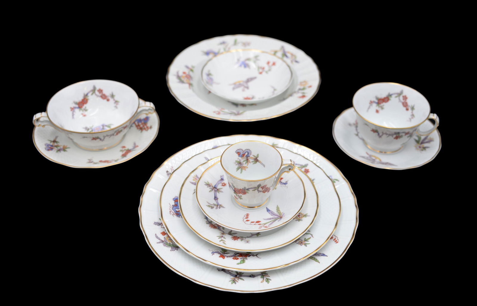 Full Set of Limoges Porcelain Conde Pattern Dinner Service (1 of 9)