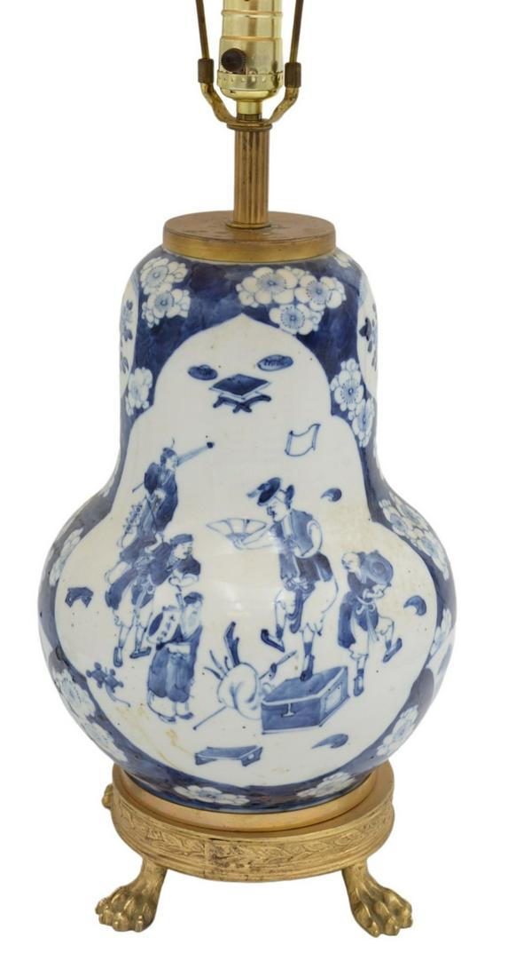 Chinese Blue and White Gourd Vase (Huluping) (1 of 9)