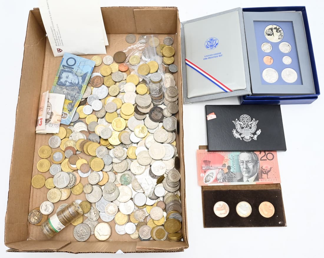 Tray Lot of Assorted World and United States Coins (1 of 7)