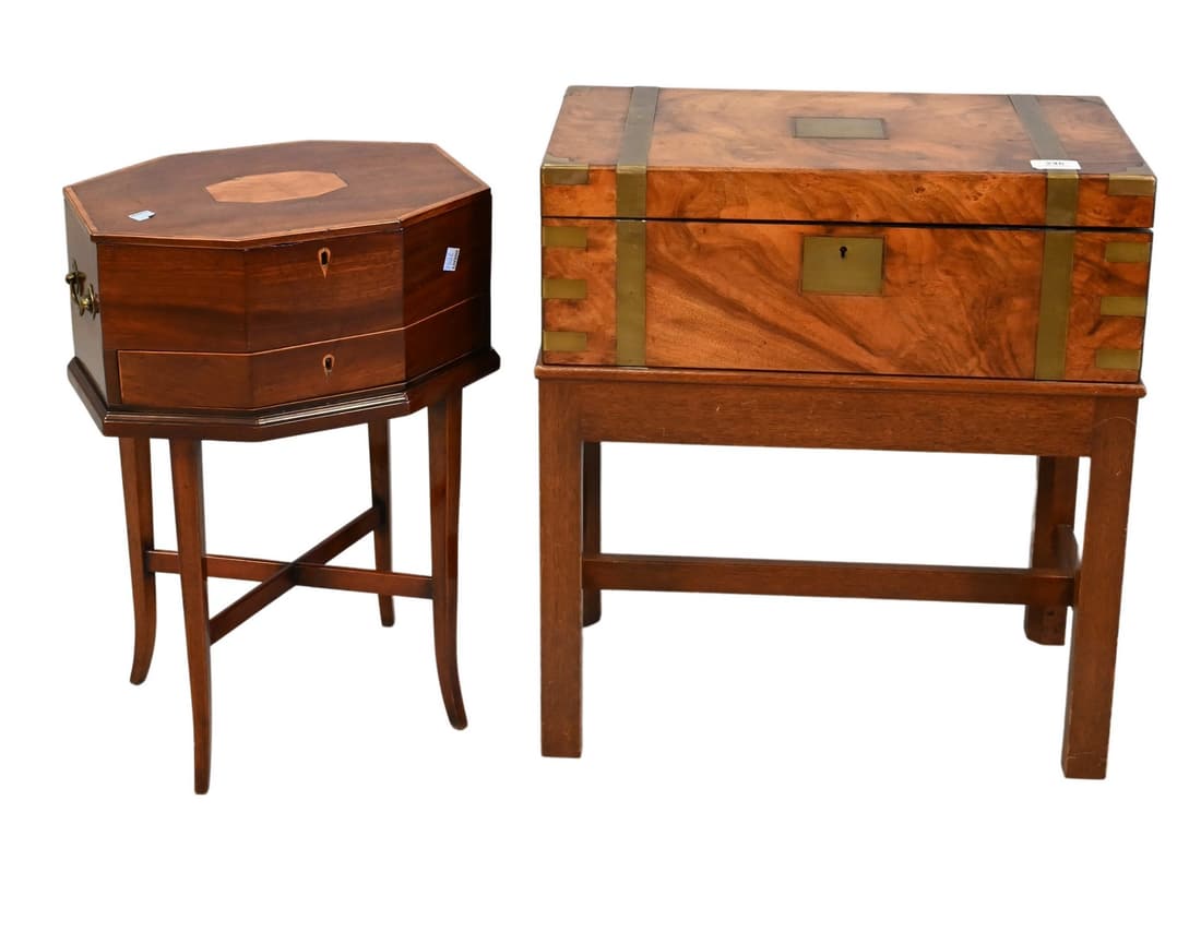 Two Small Mahogany Stands (1 of 6)