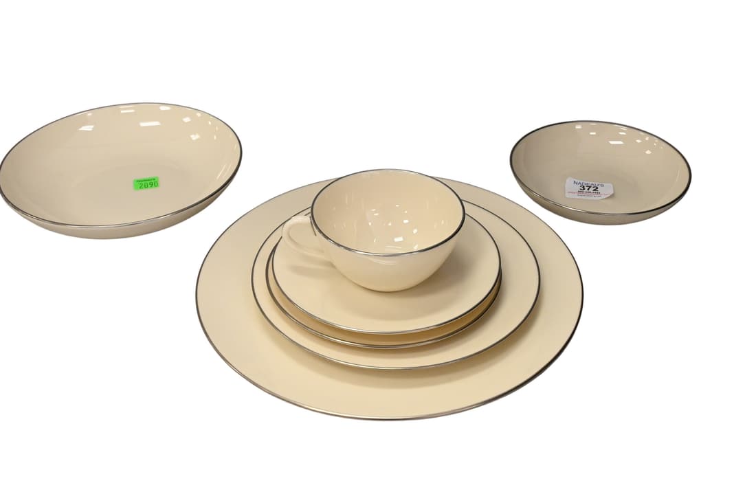 Lenox Olympia Platinum China Dinnerware Set (1 of 6)