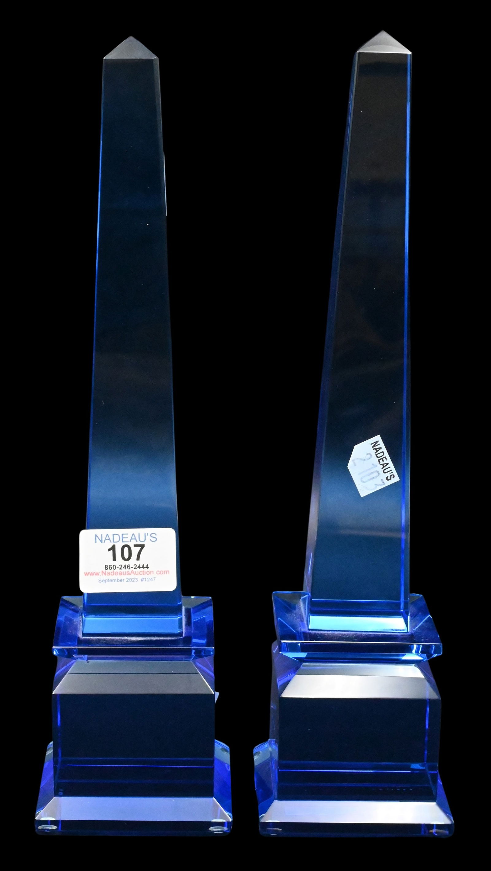 Pair of Veritas Blue Glass Obelisks (1 of 4)