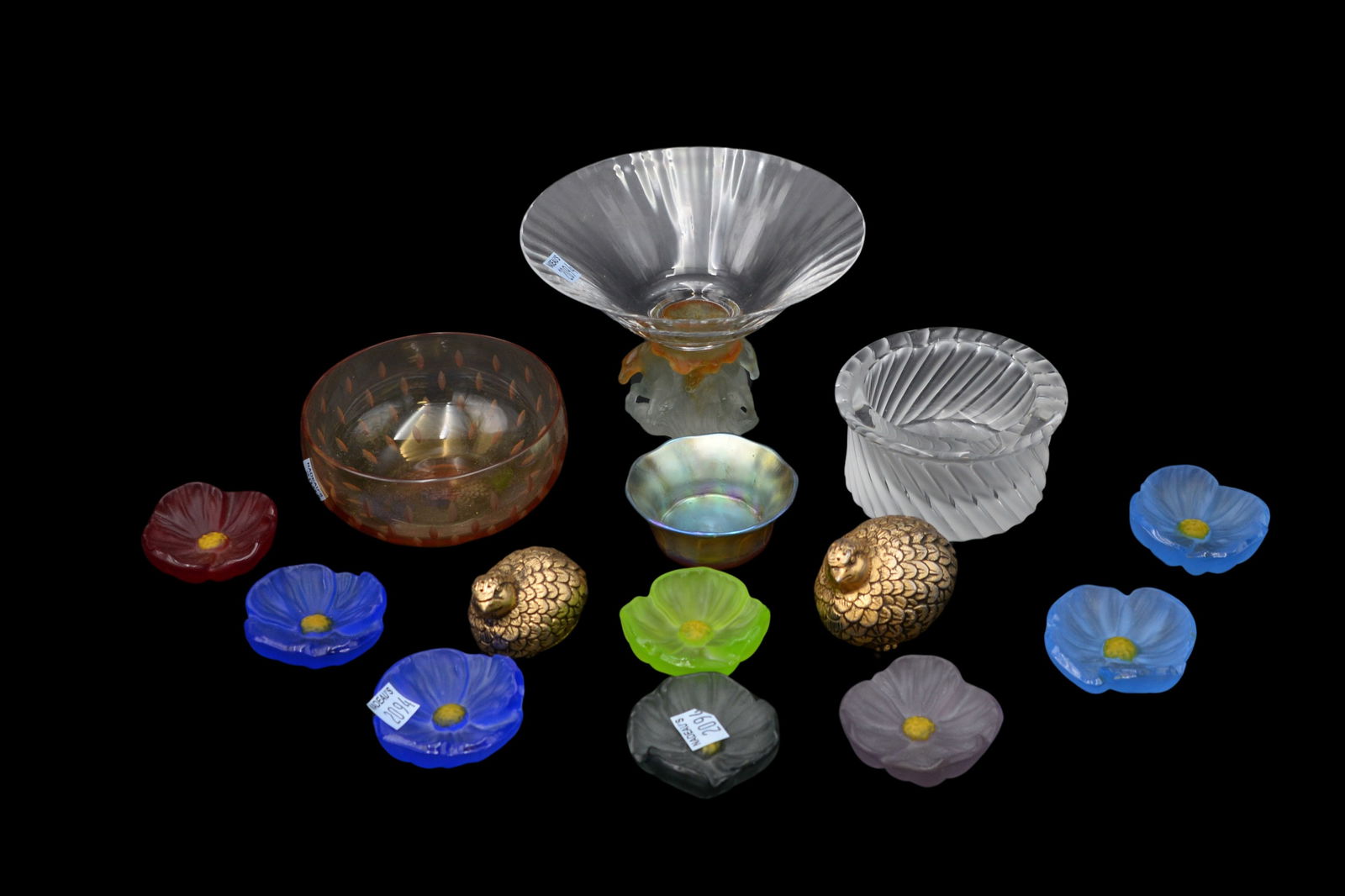 Fifteen Piece Decorative Glass and Crystal Grouping (1 of 6)