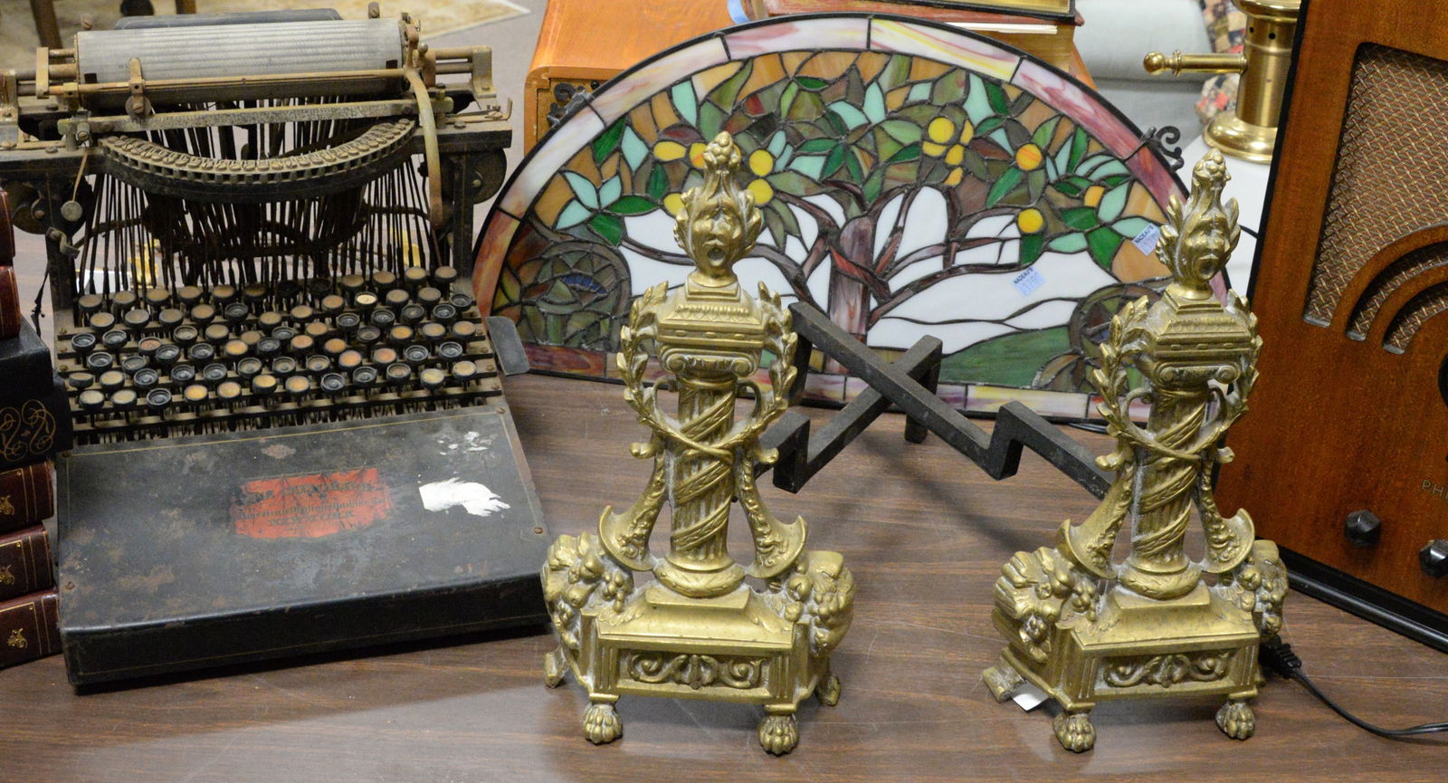 Table Lot of Assorted Vintage Items (1 of 5)