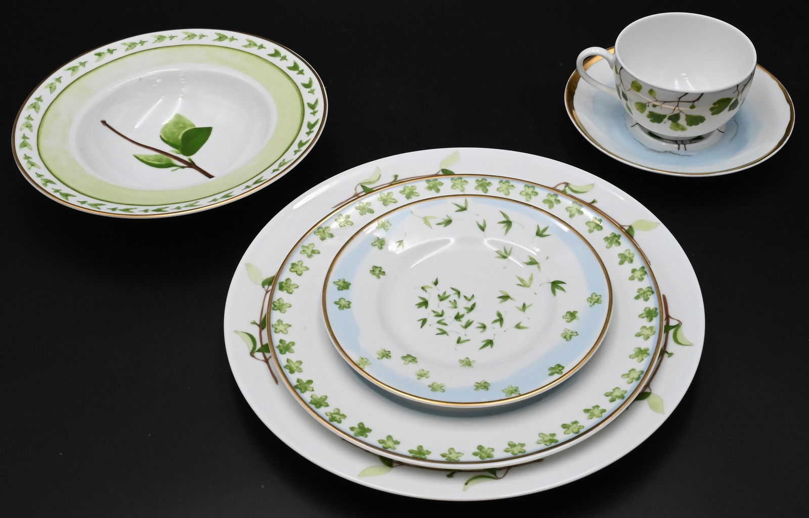 162 Piece French Raynaud Limoges Porcelain Table Service (1 of 12)