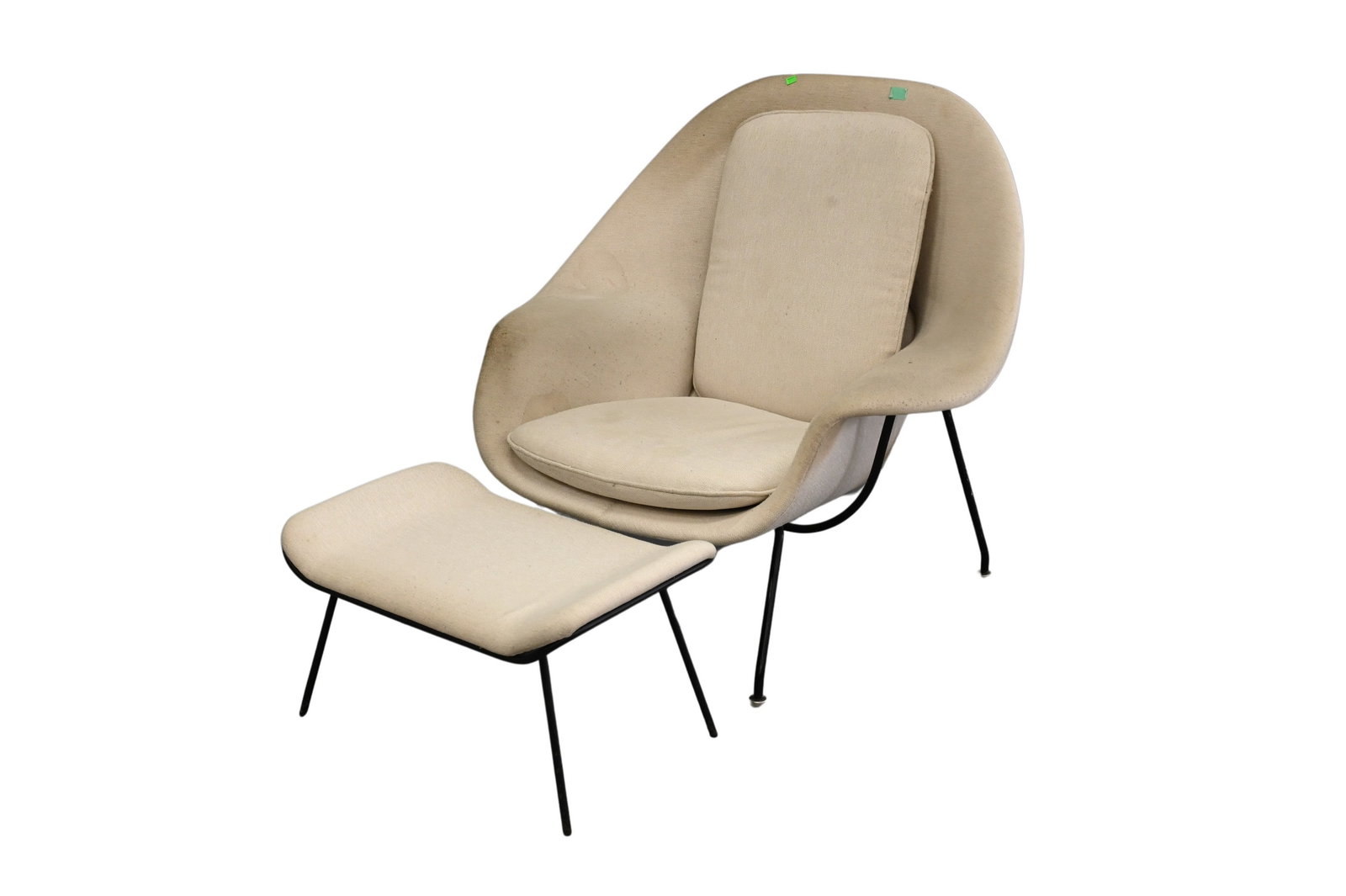 Eero Saarinen Womb Chair and Ottoman for Knoll International: Eero Saarinen Womb Chair and Ottoman for Knoll International 1950's, upholstery soiled height 36 inches, width 39 inches
