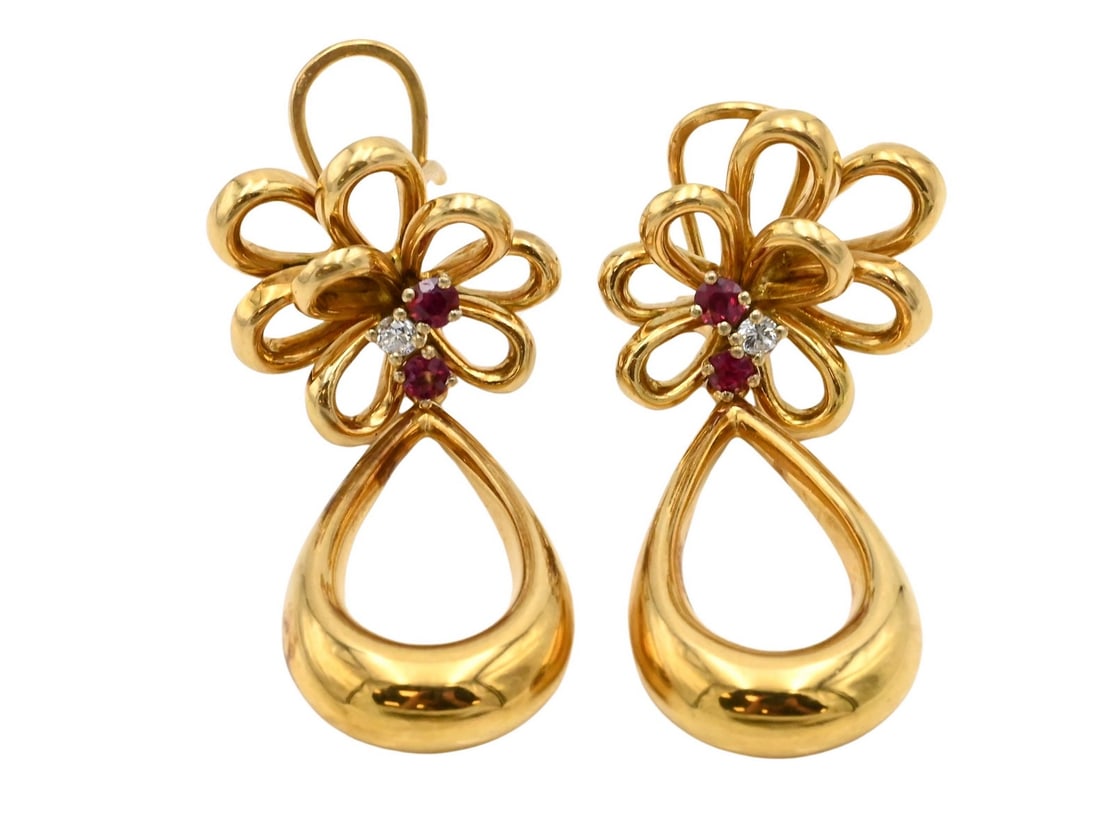 Pair of 18K Yellow Gold Earrings (1 of 5)