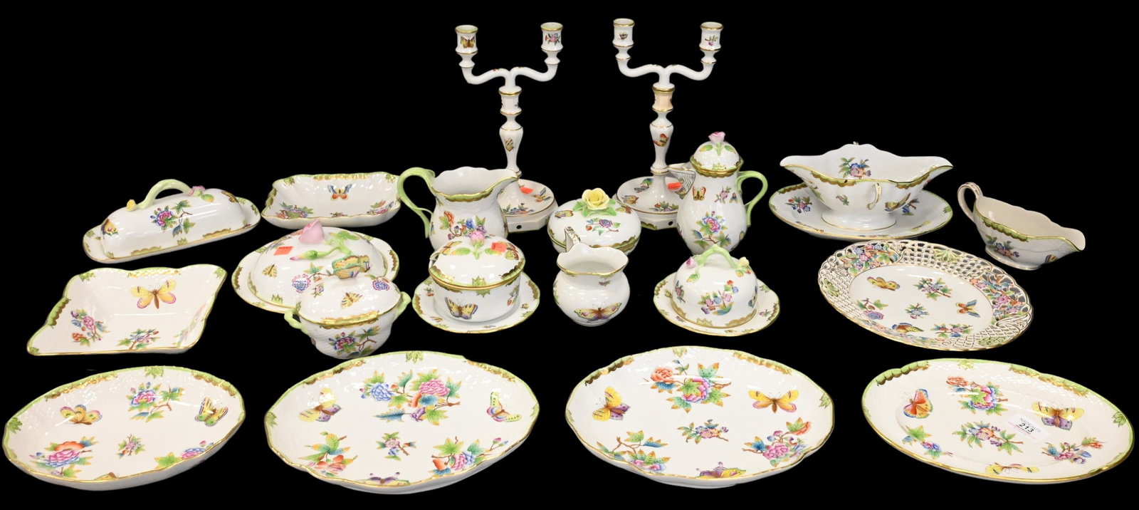 20 Piece Group of Herend "Queen Victoria" Porcelain (1 of 10)