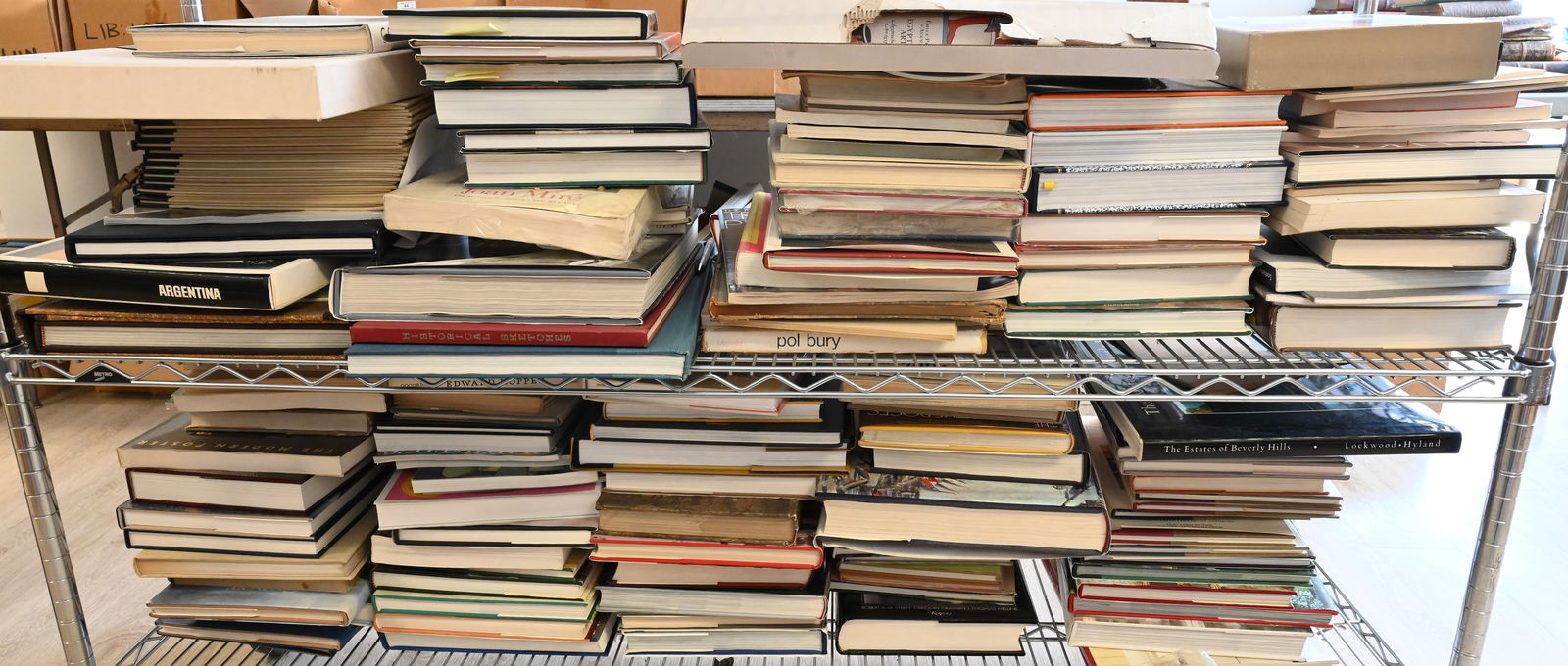 Large Group of Art Themed Coffee Table Books (1 of 7)