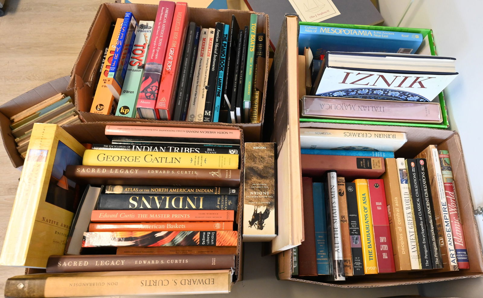 Four Box Lots of Miscellaneous Coffee Table Books (1 of 5)