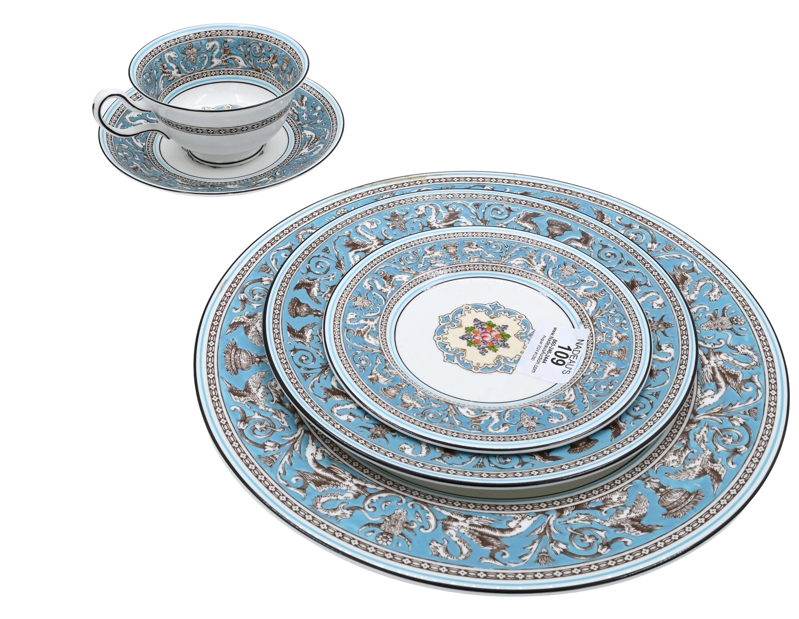 78 Piece Wedgwood Porcelain Dinner Service (1 of 7)