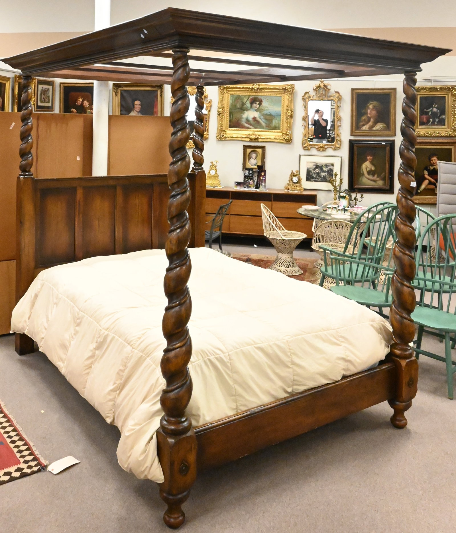 Queen Size Jacobean Style Four Post Canopy Bed having Twist Turned Posts (1 of 6)