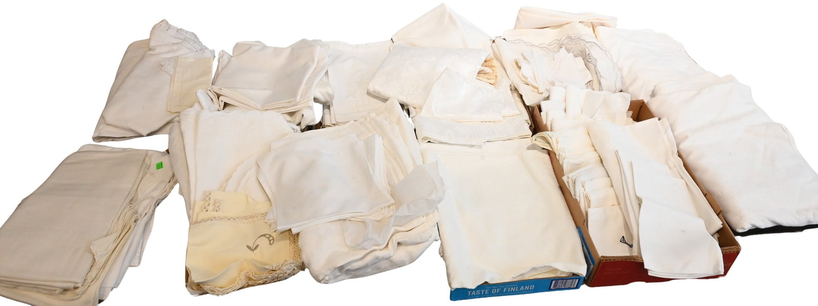 10 Tray Lots of Table Linen (1 of 5)