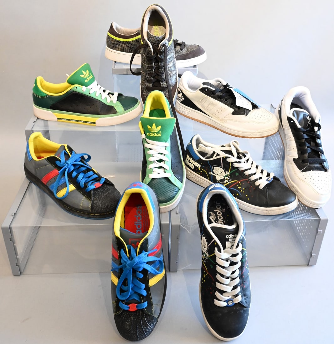 Five Pairs of Men's Adidas Sneakers: Five Pairs of Men's Adidas Sneakers Adidas Sneakers Stan Smiths Adicolor Trimm Dich in Black Used with marks and scuffs on soles and stains and marks on shoe Size 8.5 Adidas Sneakers Originals - Herbe