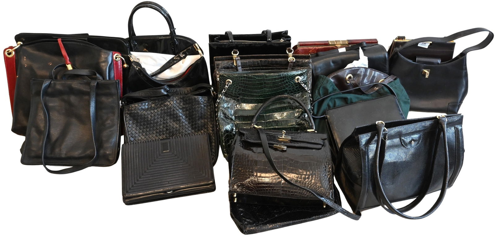 Approximately 20 Women's Purses (1 of 4)