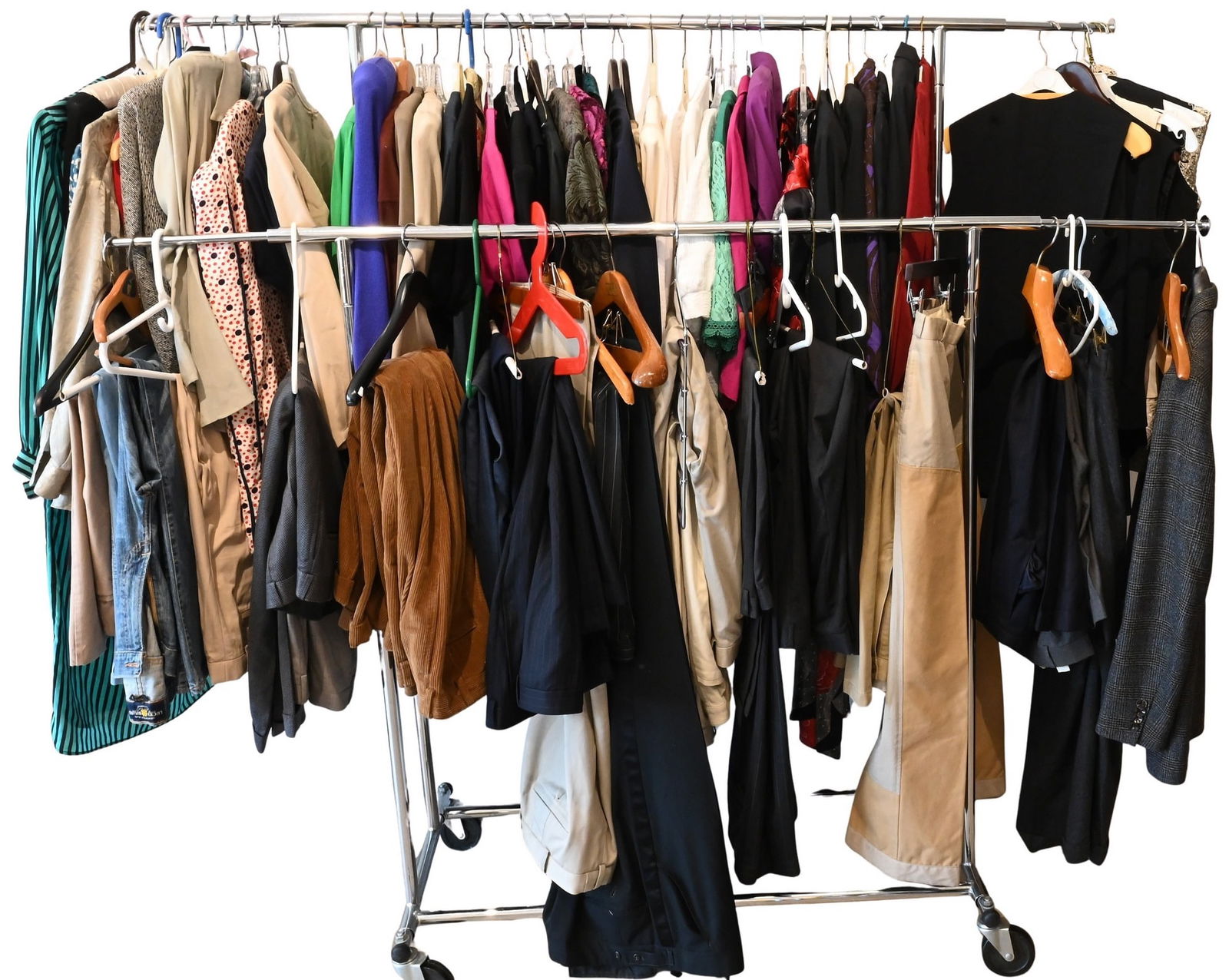 Full Rack of Primarily Women's Clothing (1 of 5)