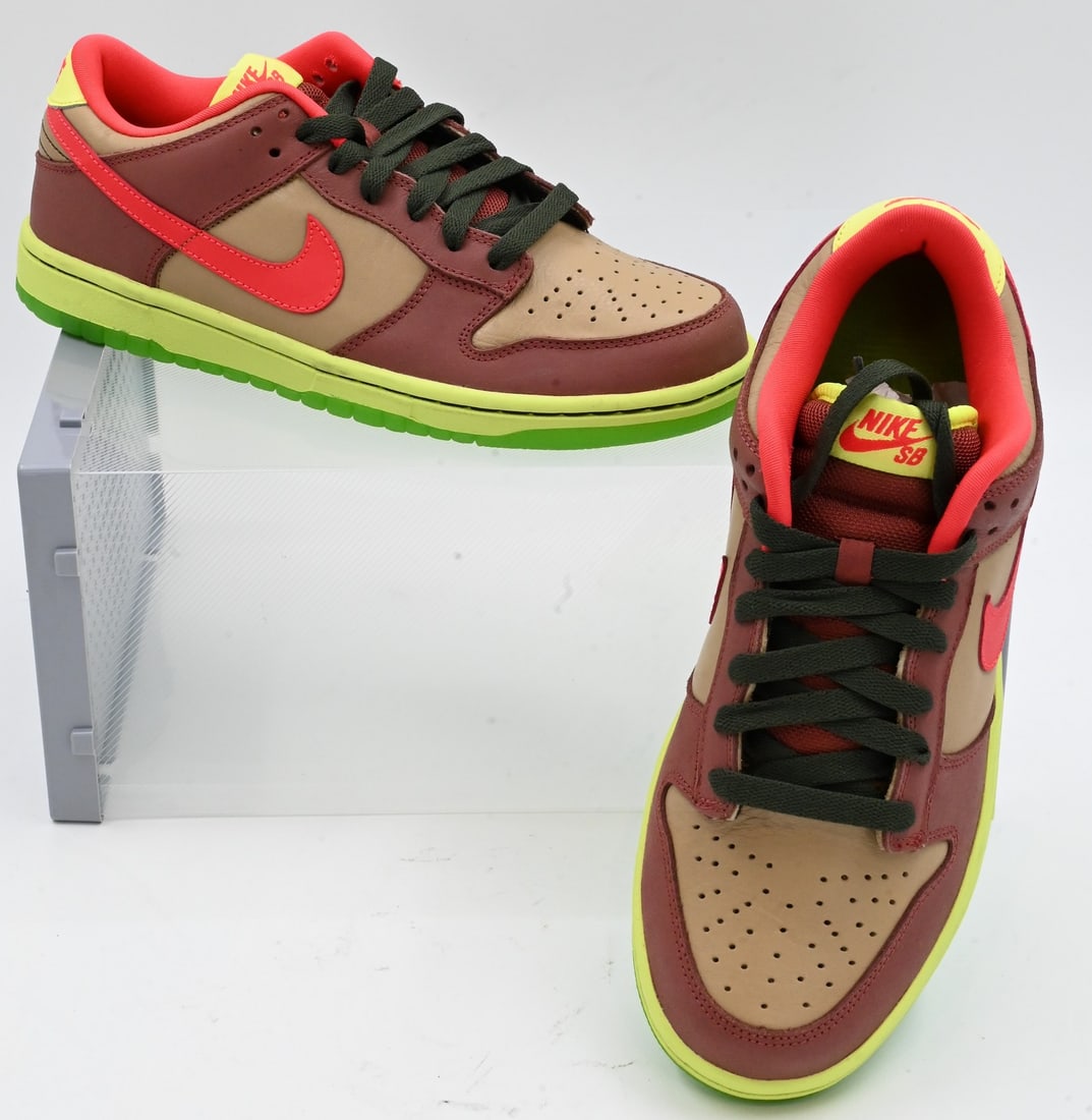 Men's Nike Sneakers SB Dunk Low Premium Toxic Sea Robin in Brown, Red, and Green (1 of 5)