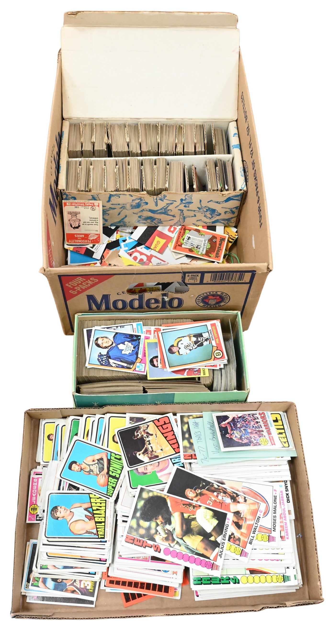 Large  Group of  Football  and  Basketball  Sports  Cards (1 of 4)