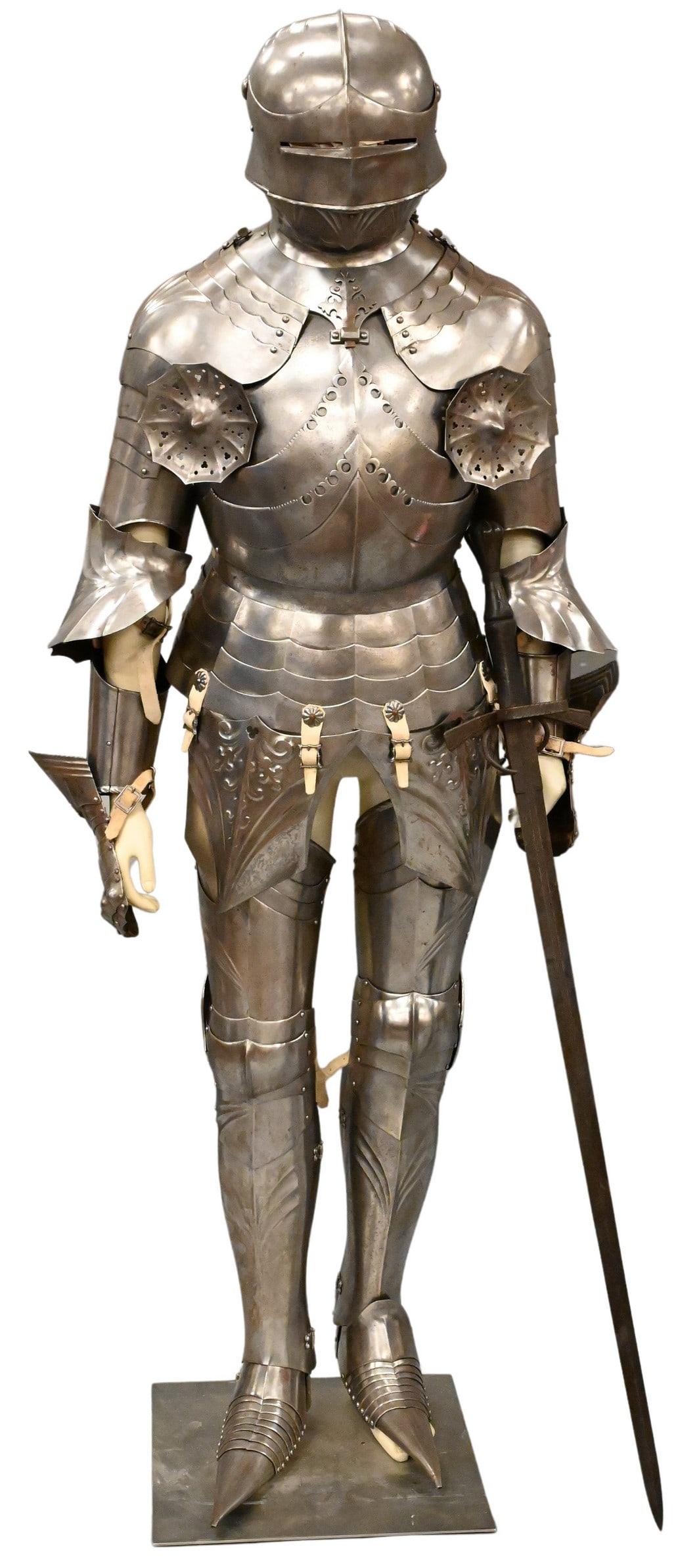 Full Suit of German Gothic Steel Armor (1 of 11)