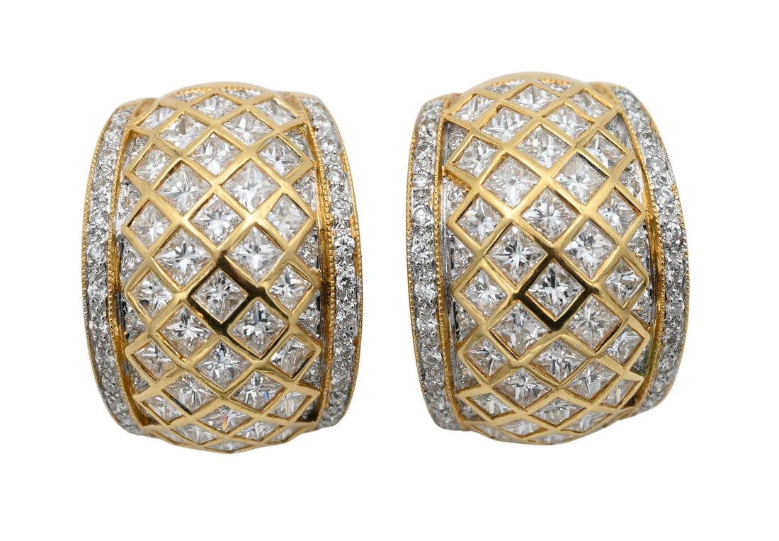 Pair of 18K Yellow Gold Earrings (1 of 4)