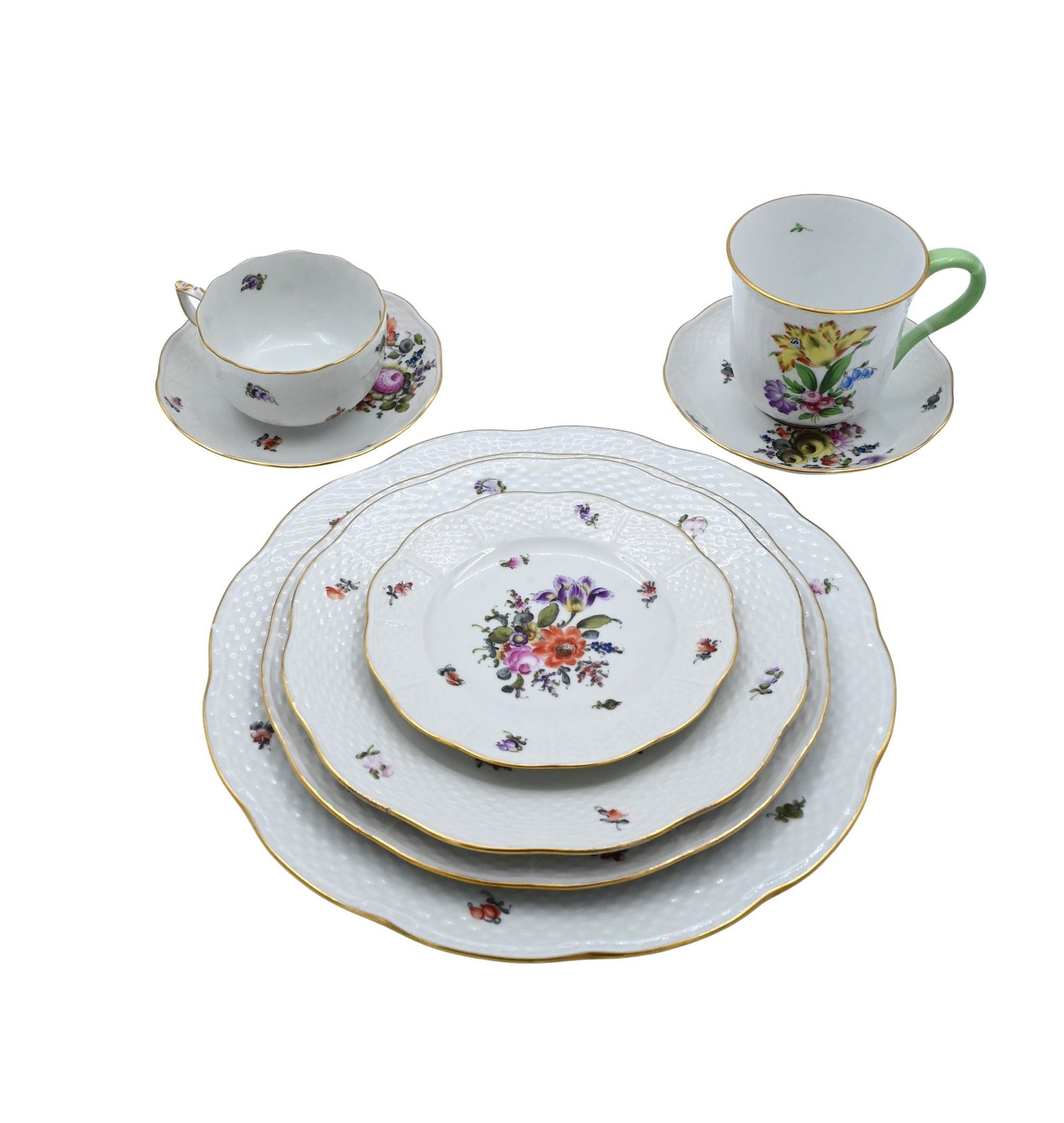 110 Piece Assembled Herend "Printemps" Porcelain Dinner Service
 (1 of 10)