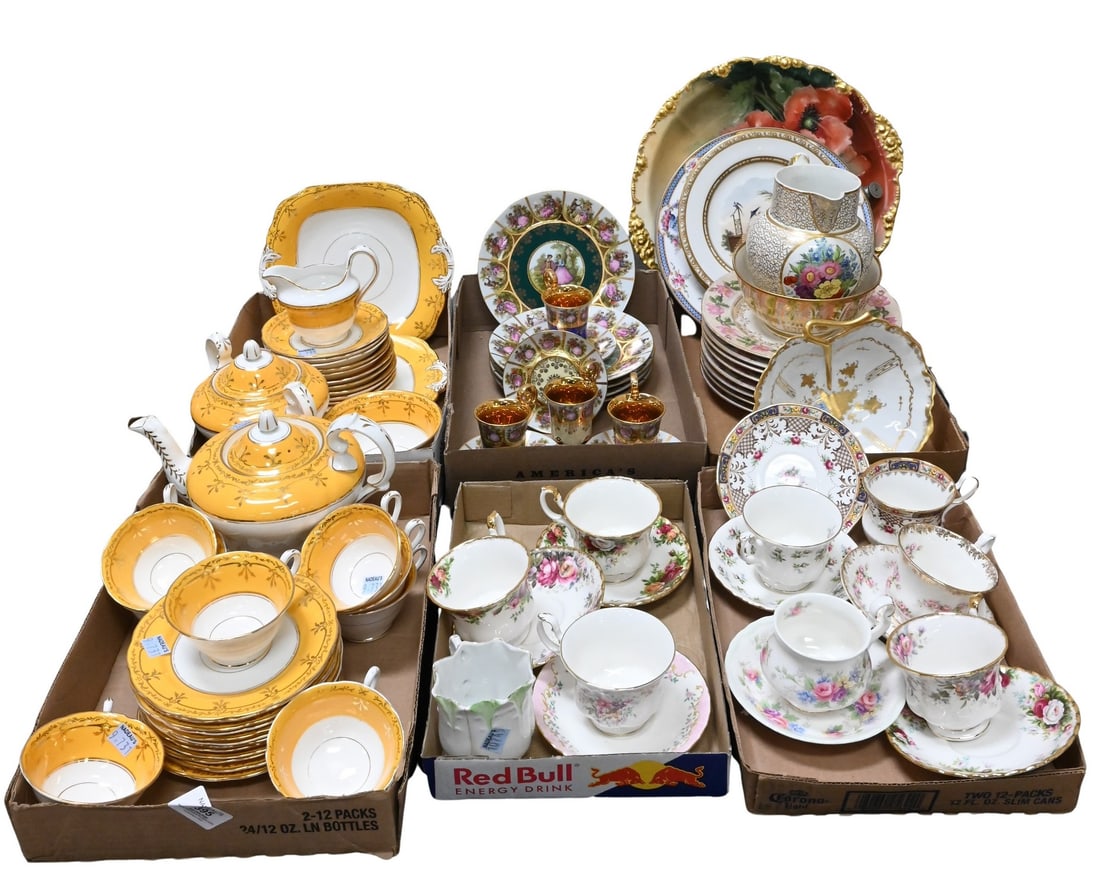 Six Box Lots of Gilt Continental Porcelain (1 of 6)