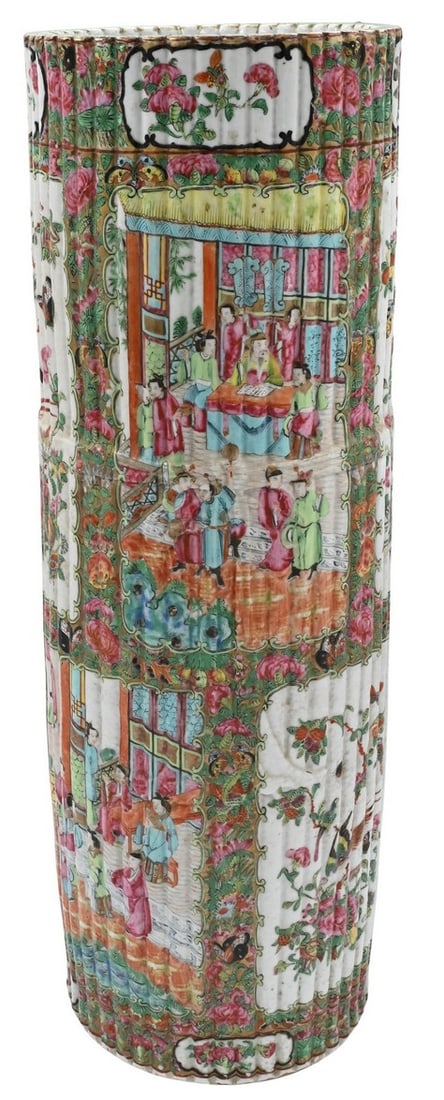 Chinese Rose Medallion Fluted Umbrella Stand (1 of 7)