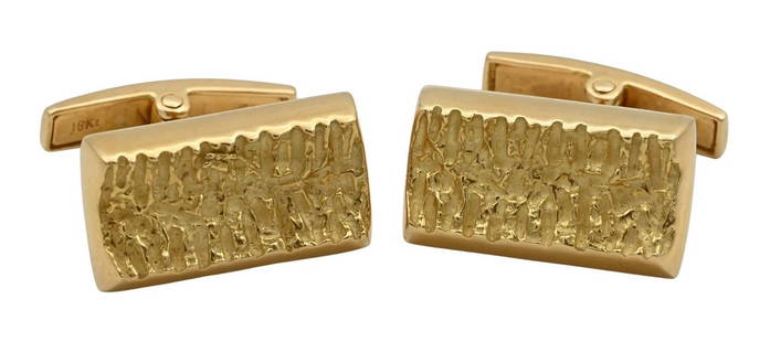 Pair of 18K Yellow Gold Cufflinks: Pair of 18K Yellow Gold Cufflinks length 3/4 inches, 12.1 grams Provenance: Estate of Stephen F. Osborne, 2185 South Easton Road, Doylestown, Pennsylvania
