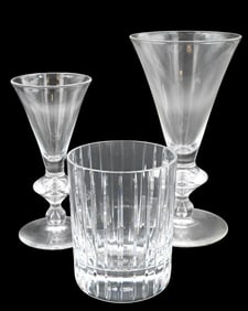 Sixteen Piece Glass Lot