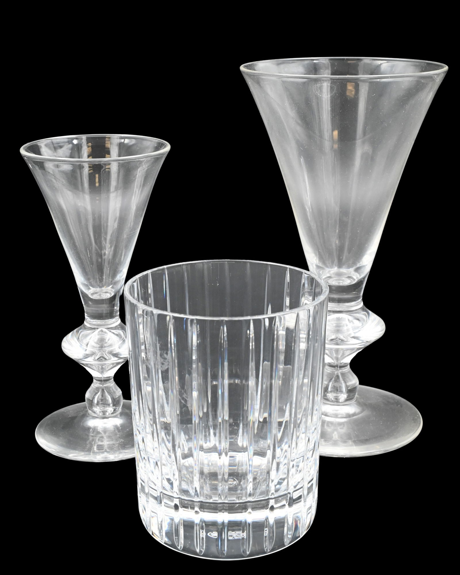 Sixteen Piece Glass Lot (1 of 7)