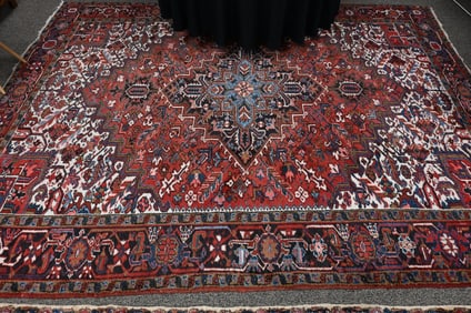 Heriz Room Size Oriental Carpet
