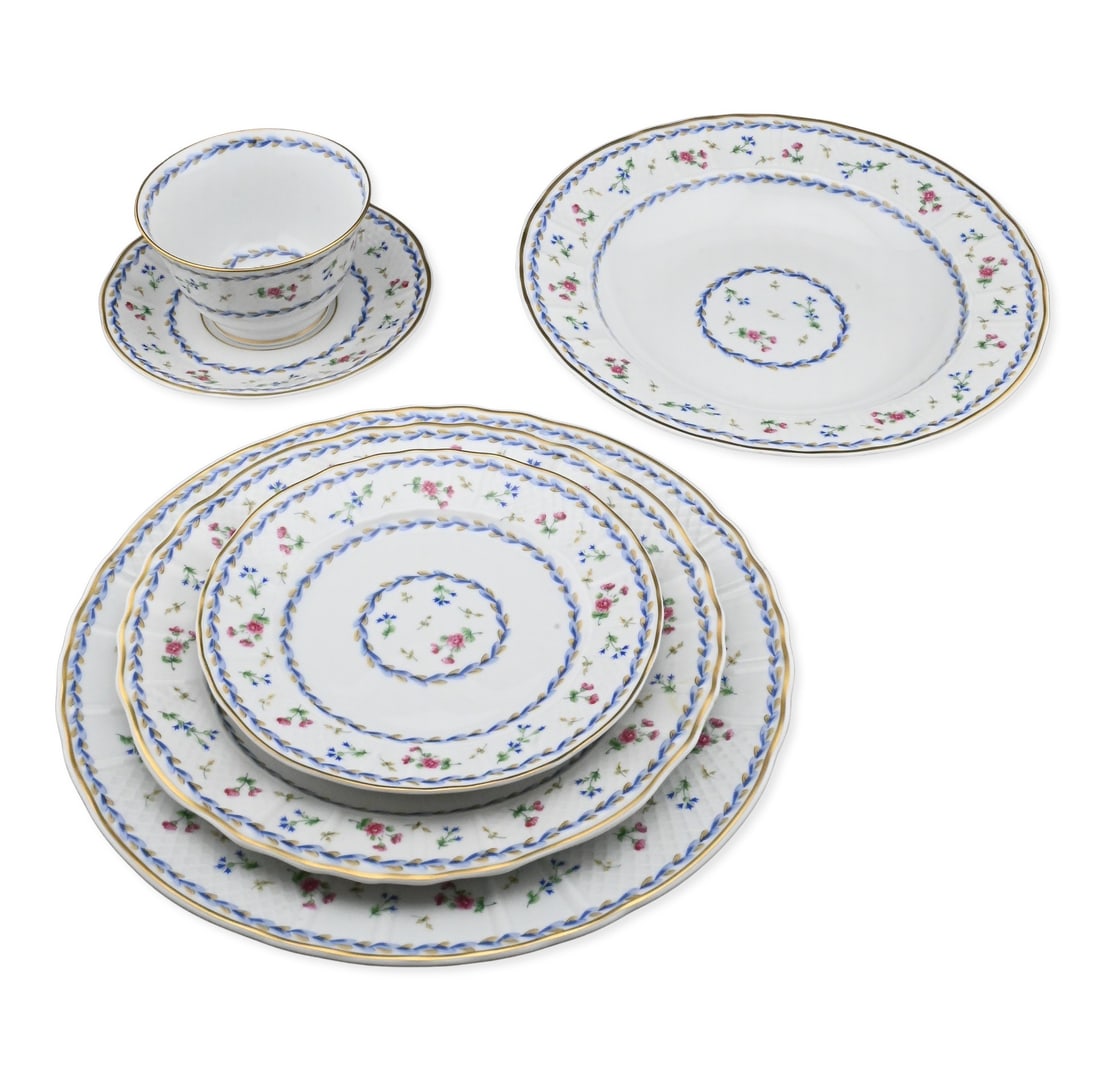 79 Piece Bernardaud Limoges "Artois Bleu” Porcelain Dinner Service for Twelve, Made for Harrod: 79 Piece Bernardaud Limoges "Artois Bleu” Porcelain Dinner Service for Twelve, Made for Harrods, London elegant porcelain dinner service for 12 in the Artois bleu pattern, decorated after the Ma