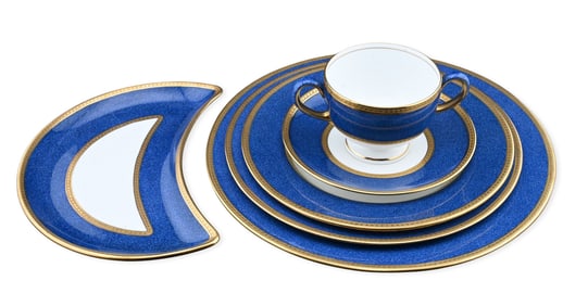 124 Piece Wedgwood for T. Goode & Co. Cobalt-Blue and Gilt Porcelain Dinner Service