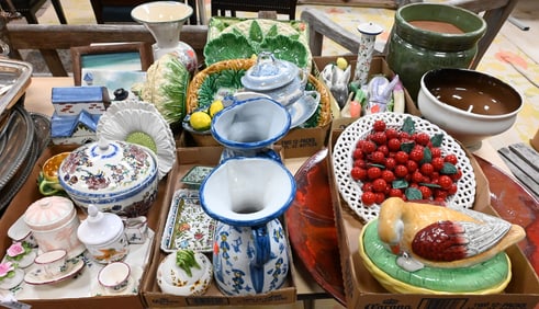 Six Tray Lots of Majolica and Staffordshire