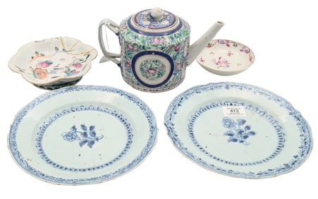 Five Piece Group of Chinese Export Porcelain Dishes and Teapot