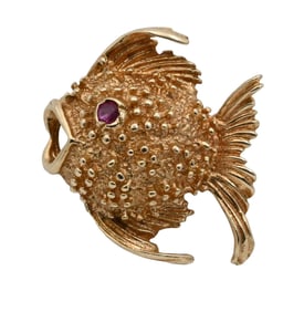 Fish Form 14K Yellow Gold Pin