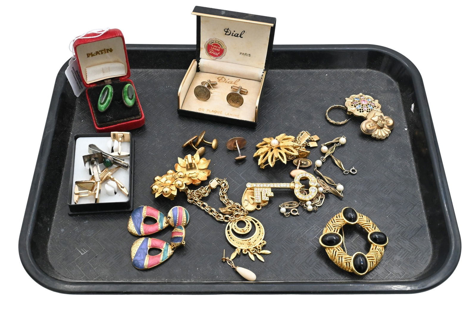 Tray Lot of Costume Jewelry: Tray Lot of Costume Jewelry to include pieces by Monet, Trifari, etcetera