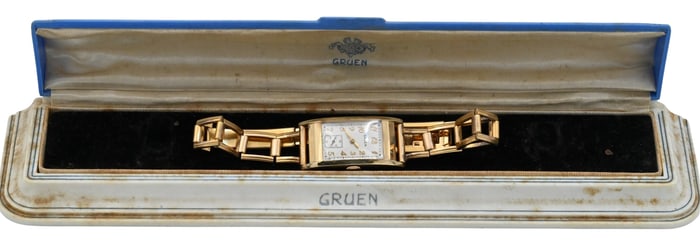 Gruen 14K Yellow Gold Wristwatch with Simmons Gold-Filled Band