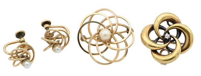 14K Yellow Gold Jewelry Suite Comprising One Pin and a Pair of Earclips of Interloped Wire Design