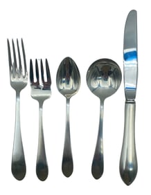 Reed and Barton Sterling Silver Flatware Set for Eight in Pointed Antique Pattern